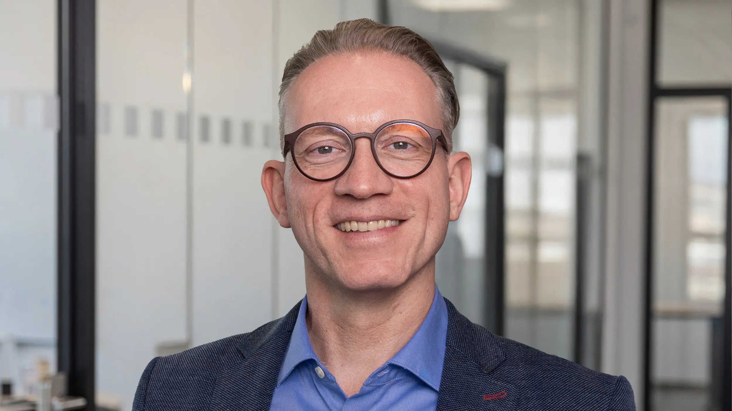 Schneider Kai Cropped